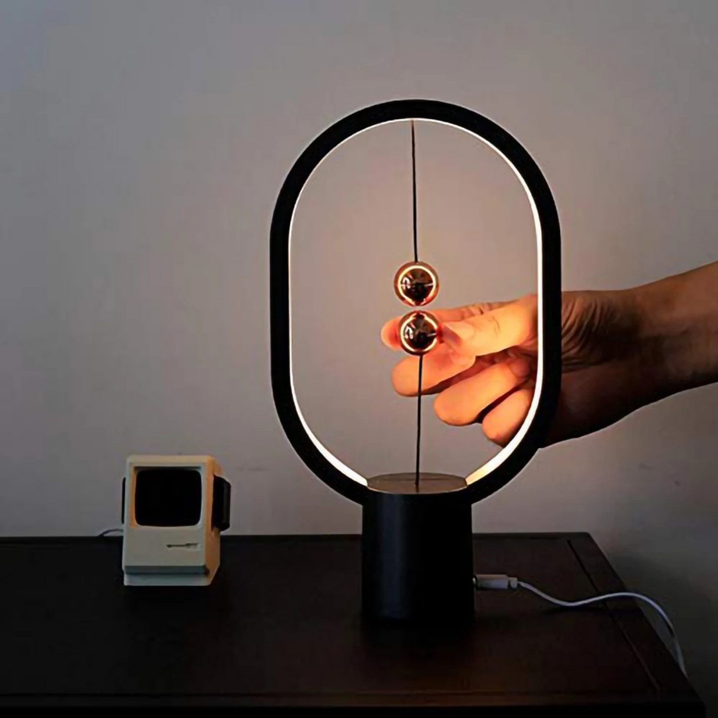 Lampe de chevet design tactile suspension magnétique avec port USB