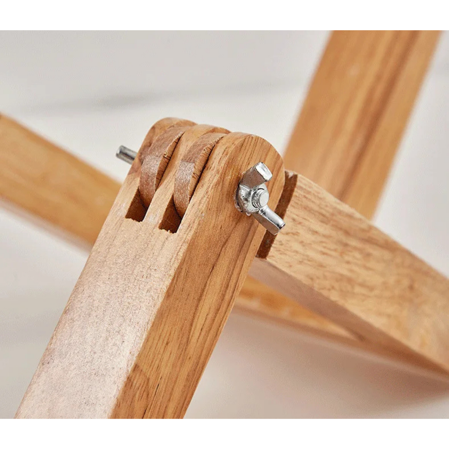 Lampe de chevet en bois artisanale en forme de petit bonhomme
