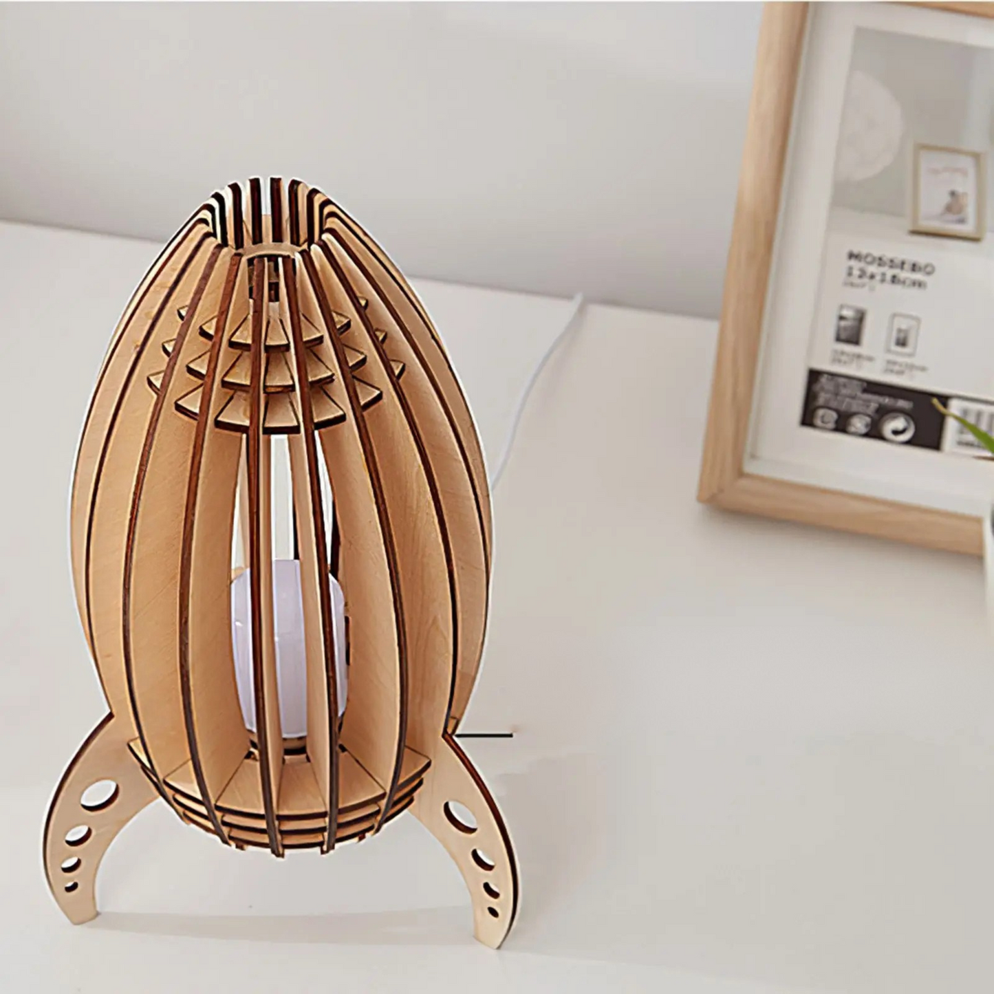 Lampe de chevet en bois sans fil fusée