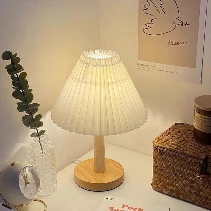 Lampe de Chevet en bois naturel bohème avec abat-jour plissé