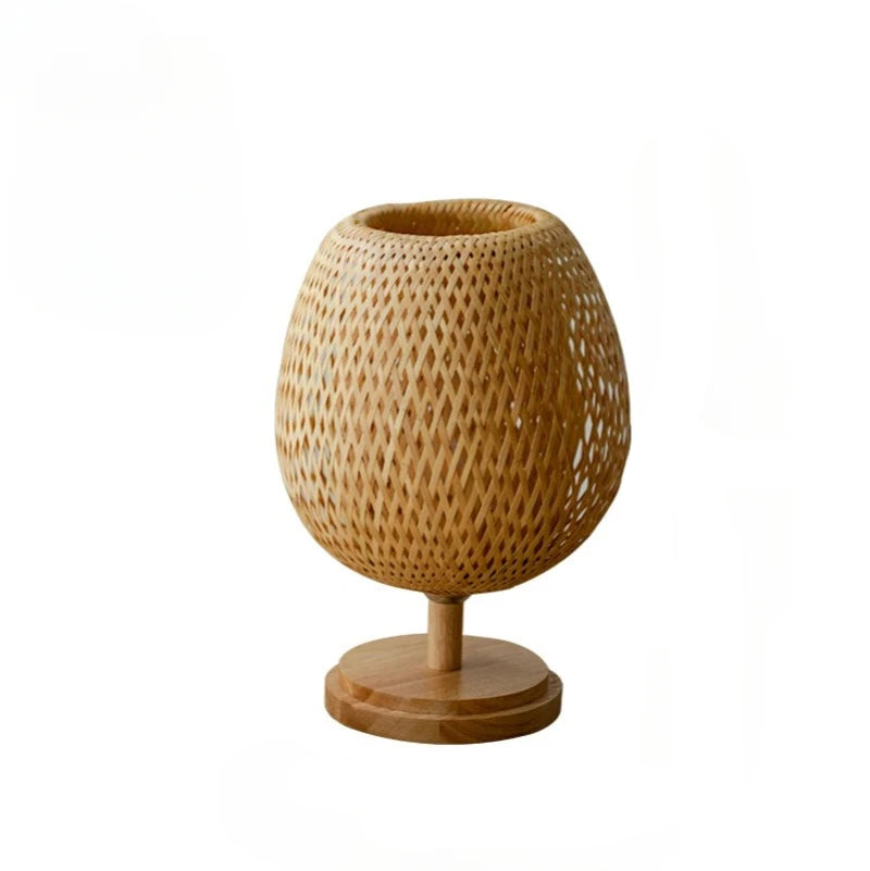 Lampe de chevet rotin bohème dôme sur pied en bois