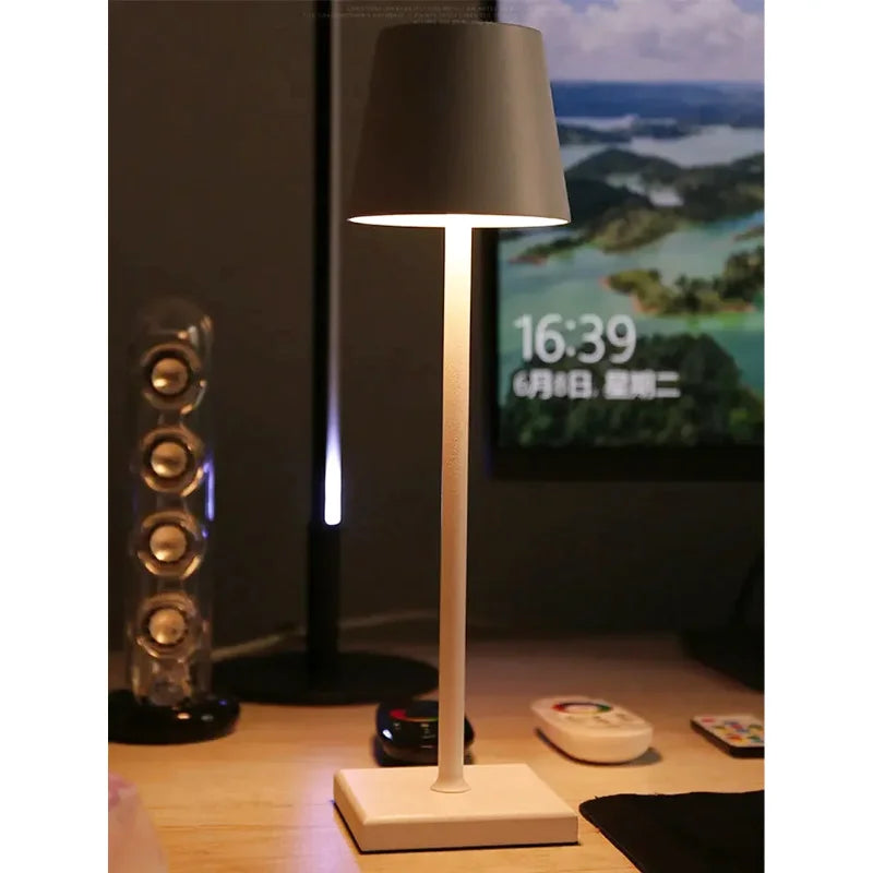 Lampe de chevet sans fil & rechargeable en métal
