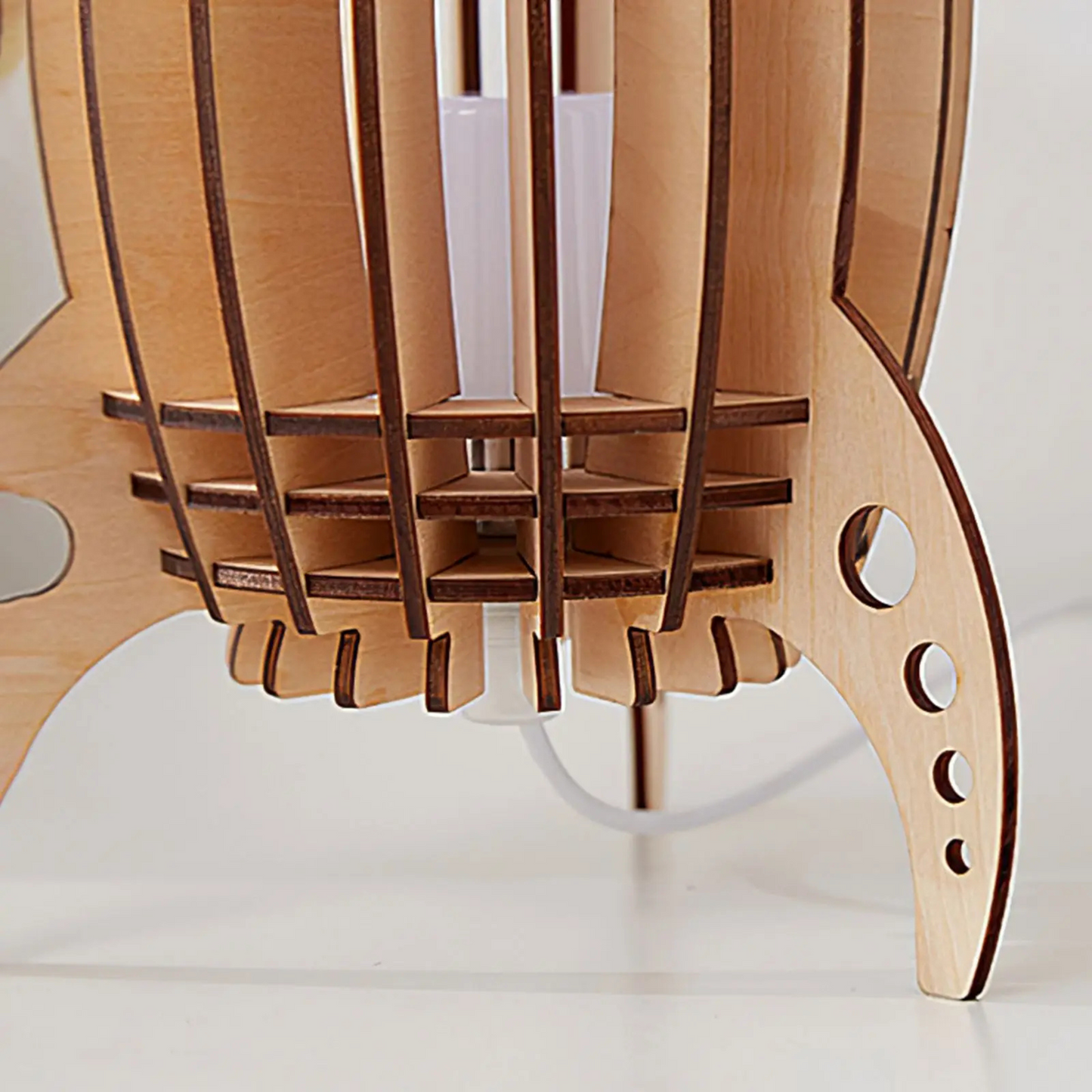 Lampe de chevet en bois sans fil fusée