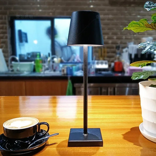 Lampe de chevet sans fil & rechargeable en métal