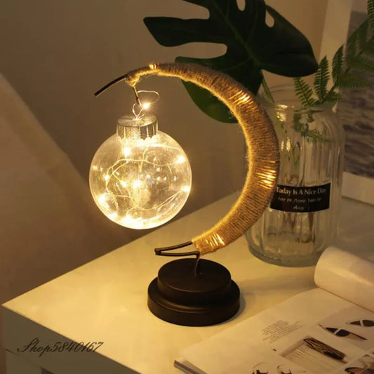 Lampe de chevet rotin en forme de croissant de lune