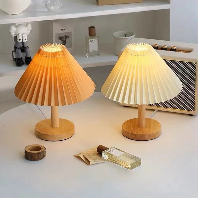 Lampe de Chevet en bois naturel bohème avec abat-jour plissé