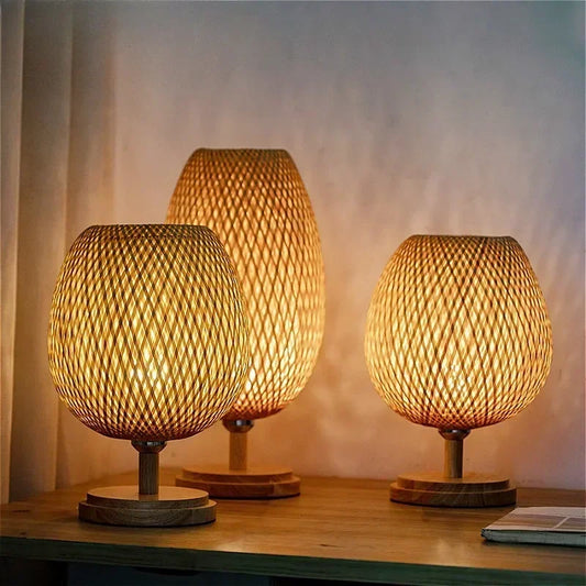Lampe de chevet rotin bohème dôme sur pied en bois