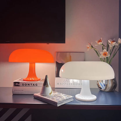 Petite lampe de chevet design en forme de champignon