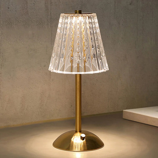 Lampe de chevet sans fil  rechargeable en métal doré avec abat-jour en cristal