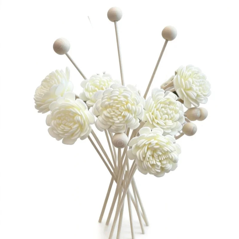Bouquet de 10 tiges diffusantes en rotin, cinq fleurs et cinq perles de bois