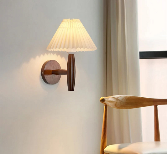 Lampe de chevet murale en bois style scandinave avec abat-jour plissé