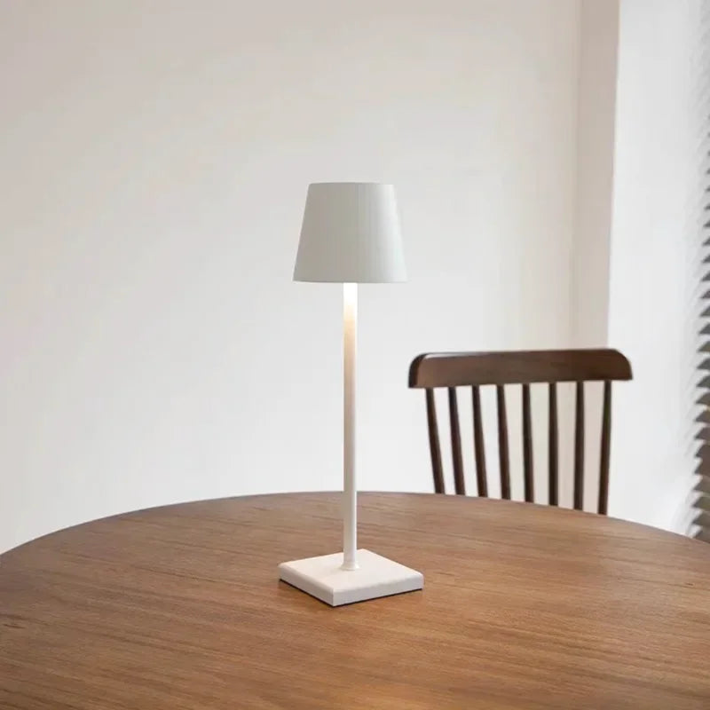 Lampe de chevet sans fil & rechargeable en métal