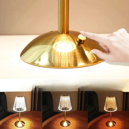 Lampe de chevet sans fil  rechargeable en métal doré avec abat-jour en cristal