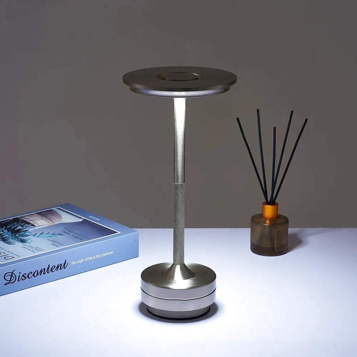 Lampe de chevet tactile en métal rechargeable